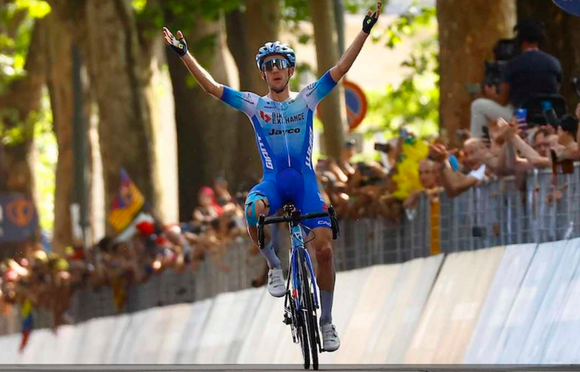 YATES SOLOS TO SECOND GIRO STAGE WIN!